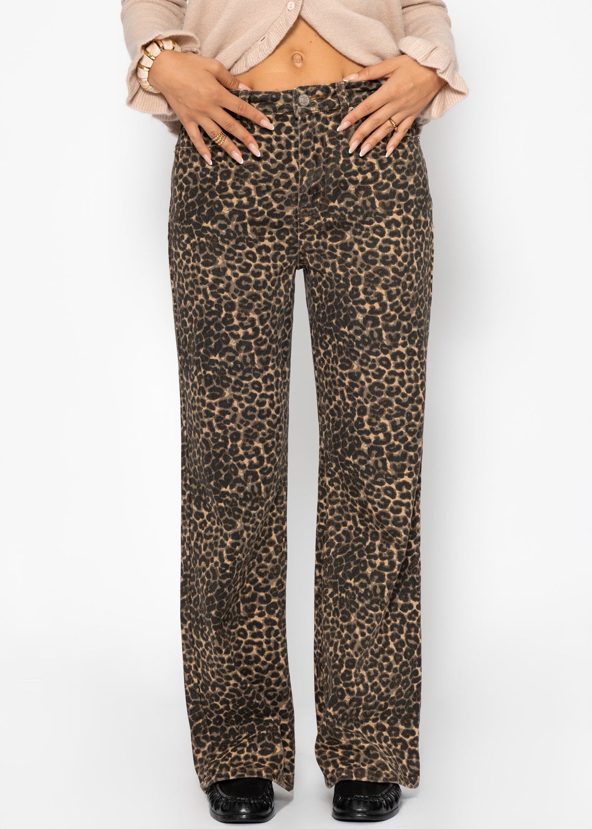 Wide Leg Jeans with a high covenant in Leo -Print - Beige
