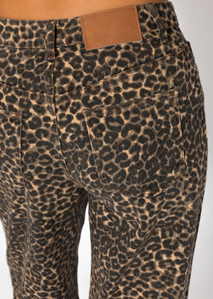 Wide Leg Jeans with a high covenant in Leo -Print - Beige