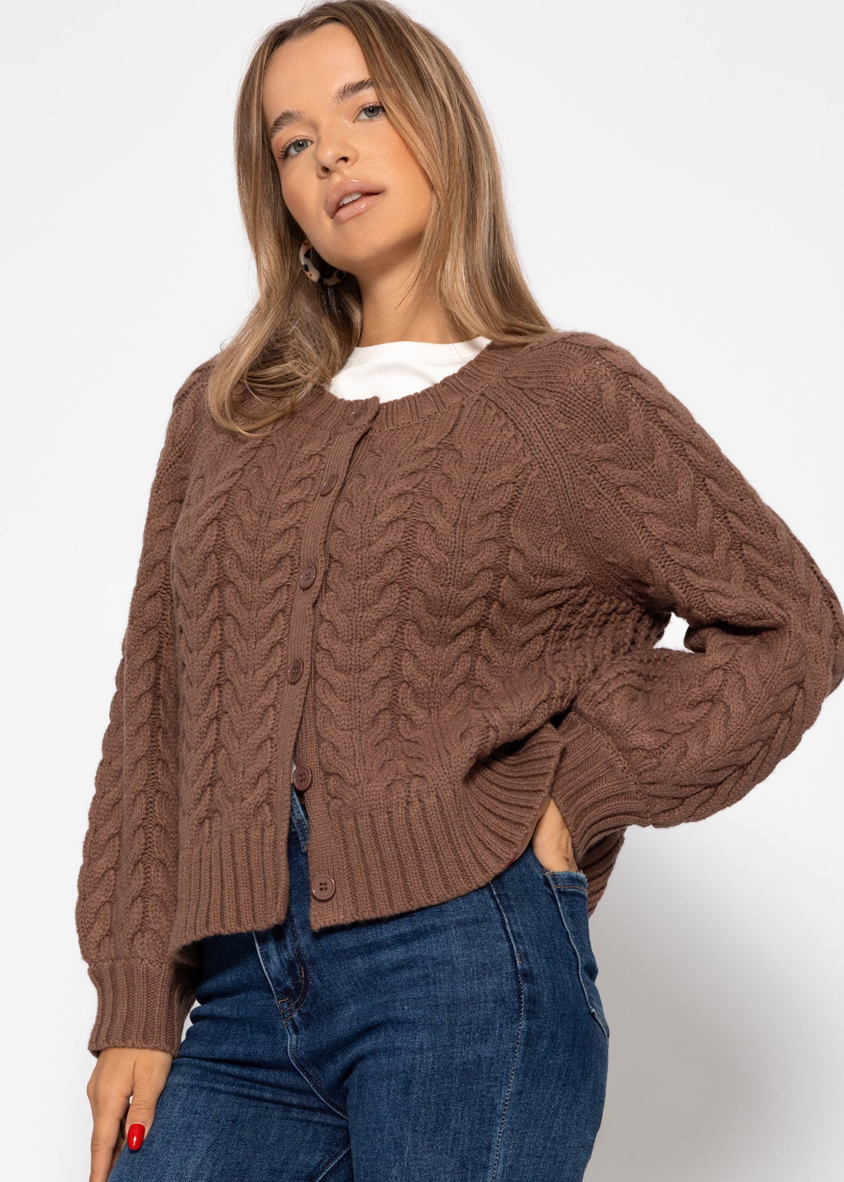 Cable-knit cardigan with round neck - brown