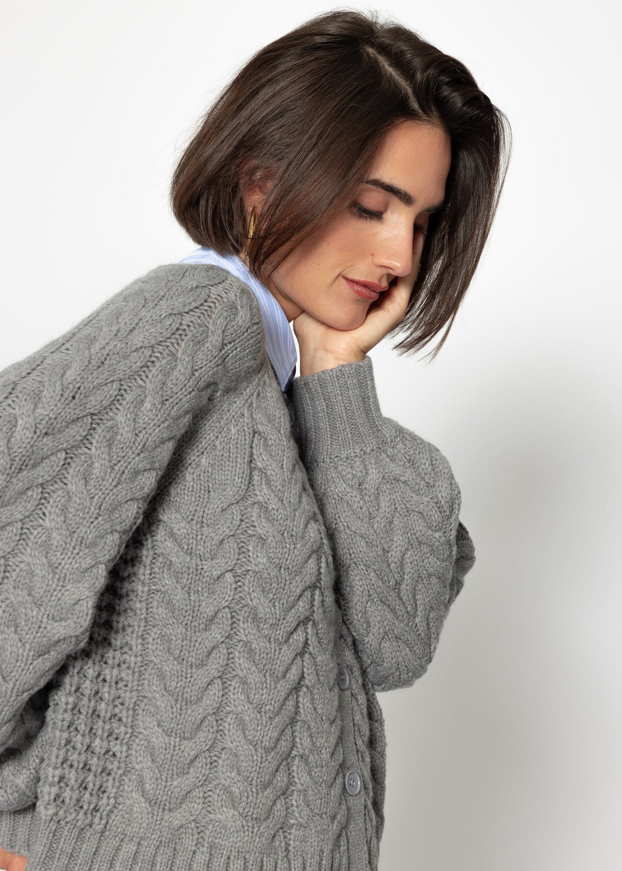 Cable-knit cardigan with round neck - grey
