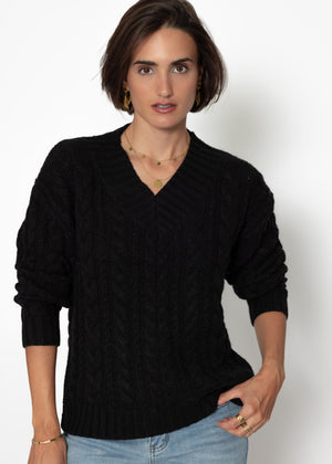 Cable-knit V-neck sweater - black
