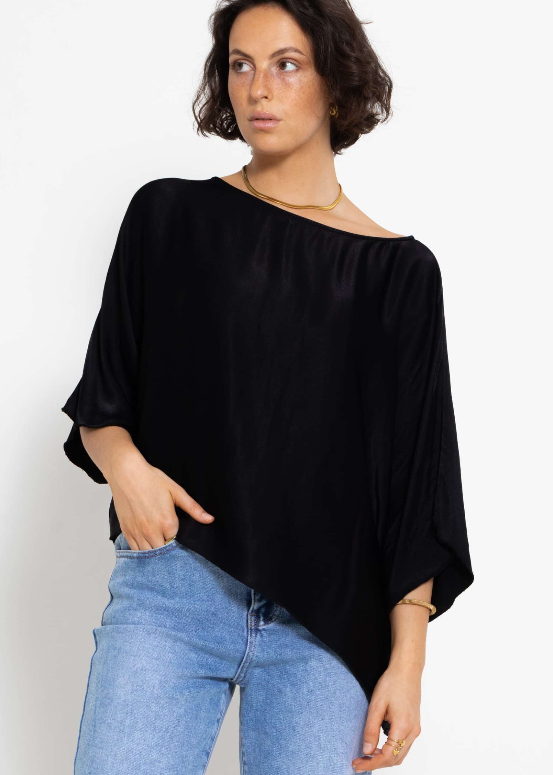 Oversize satin shirt with asymmetric hem - black