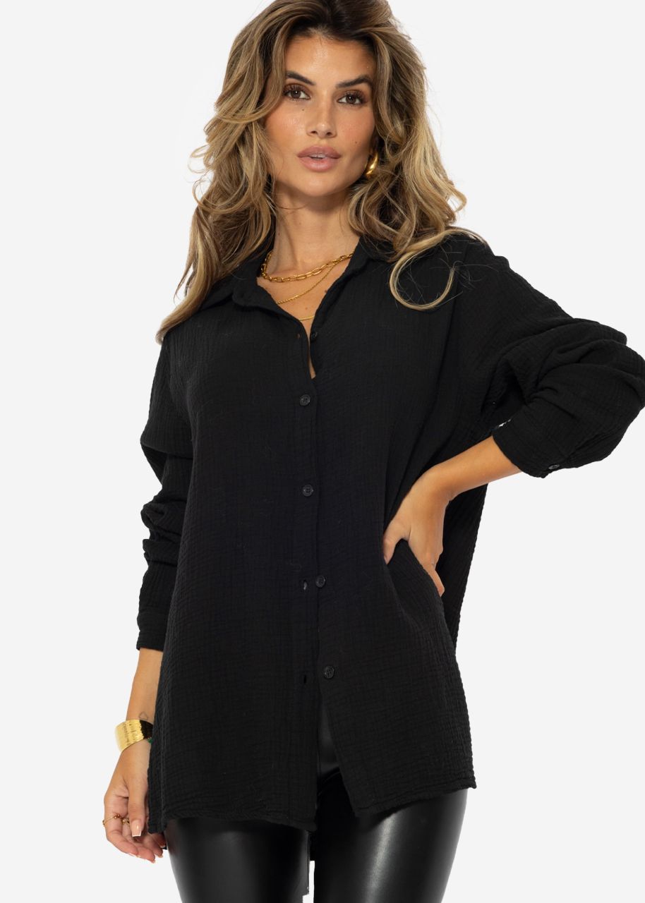 Classic cut blouse in muslin - black