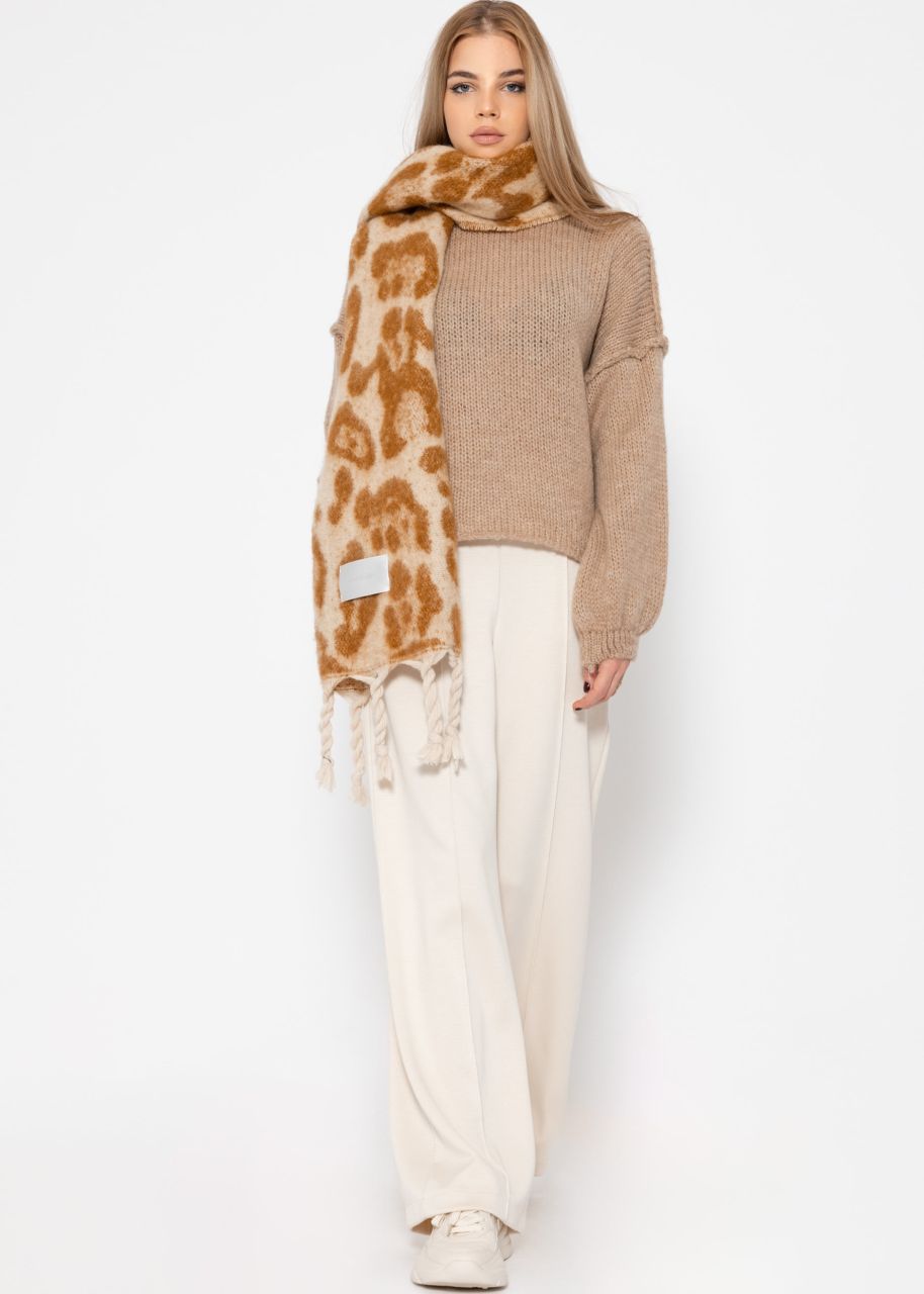 Turtleneck sweater with outer seams - camel