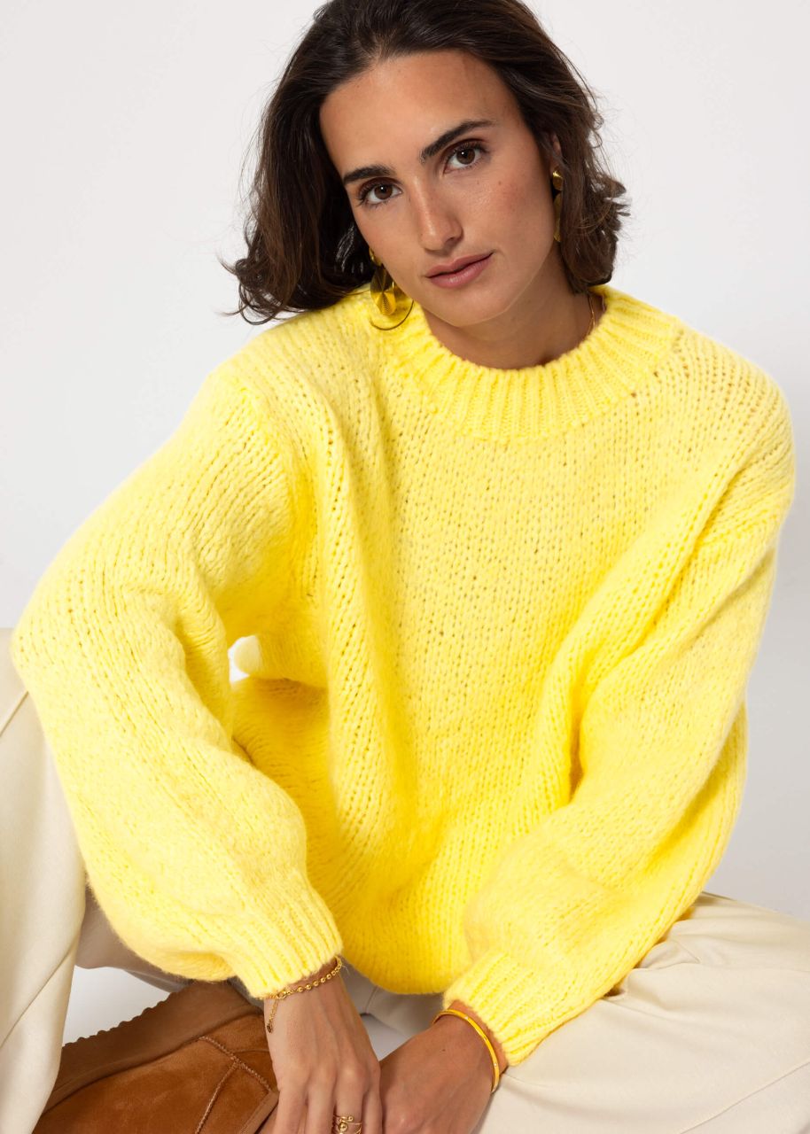 Oversized jumper with round neckline - vanilla yellow