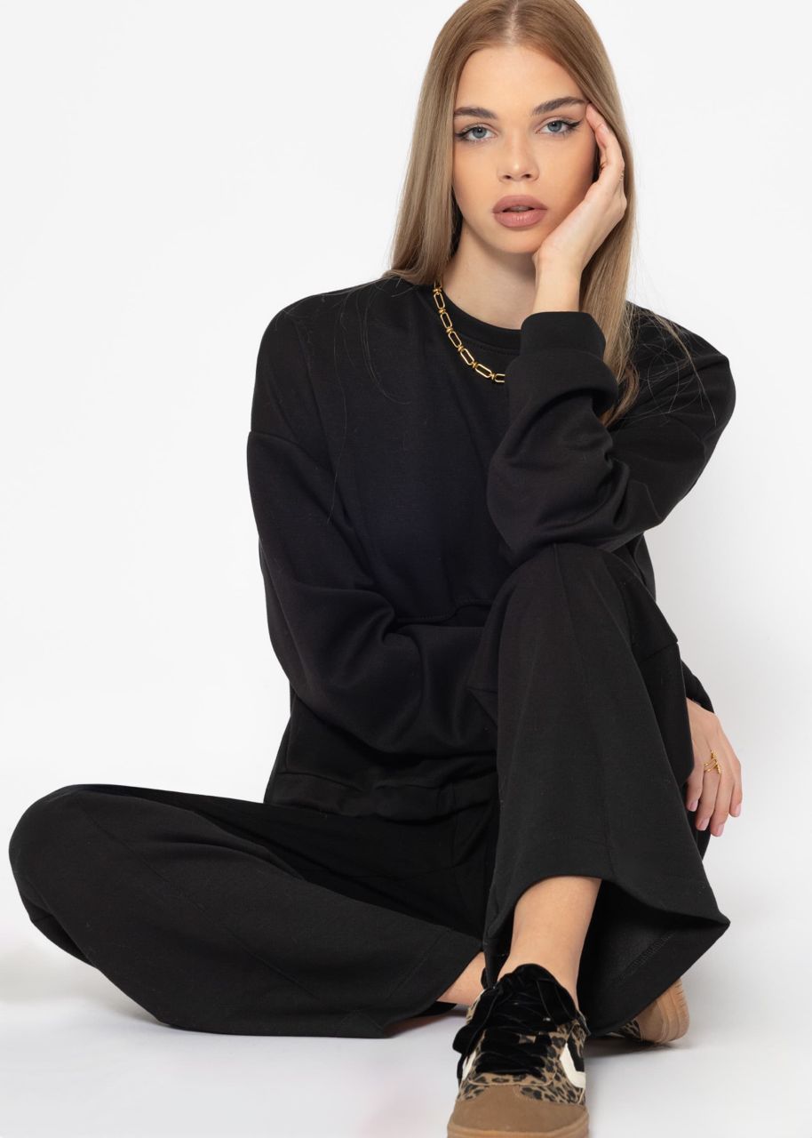 Soft sweatshirt with dividing seams - black