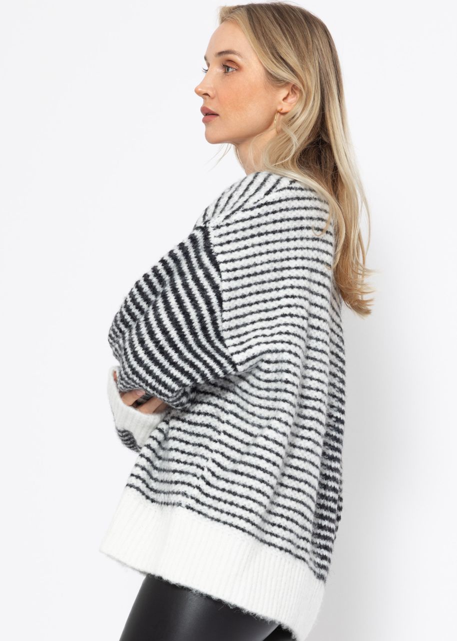 Sweater with thin stripes - black and white