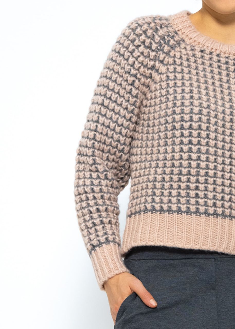 Fluffy jumper with pattern - pink-grey