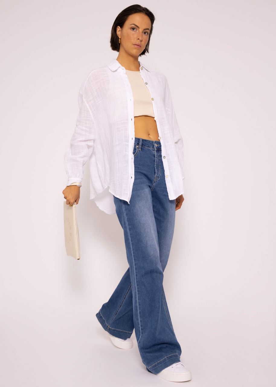 Oversize blouse, short, with linen structure, white