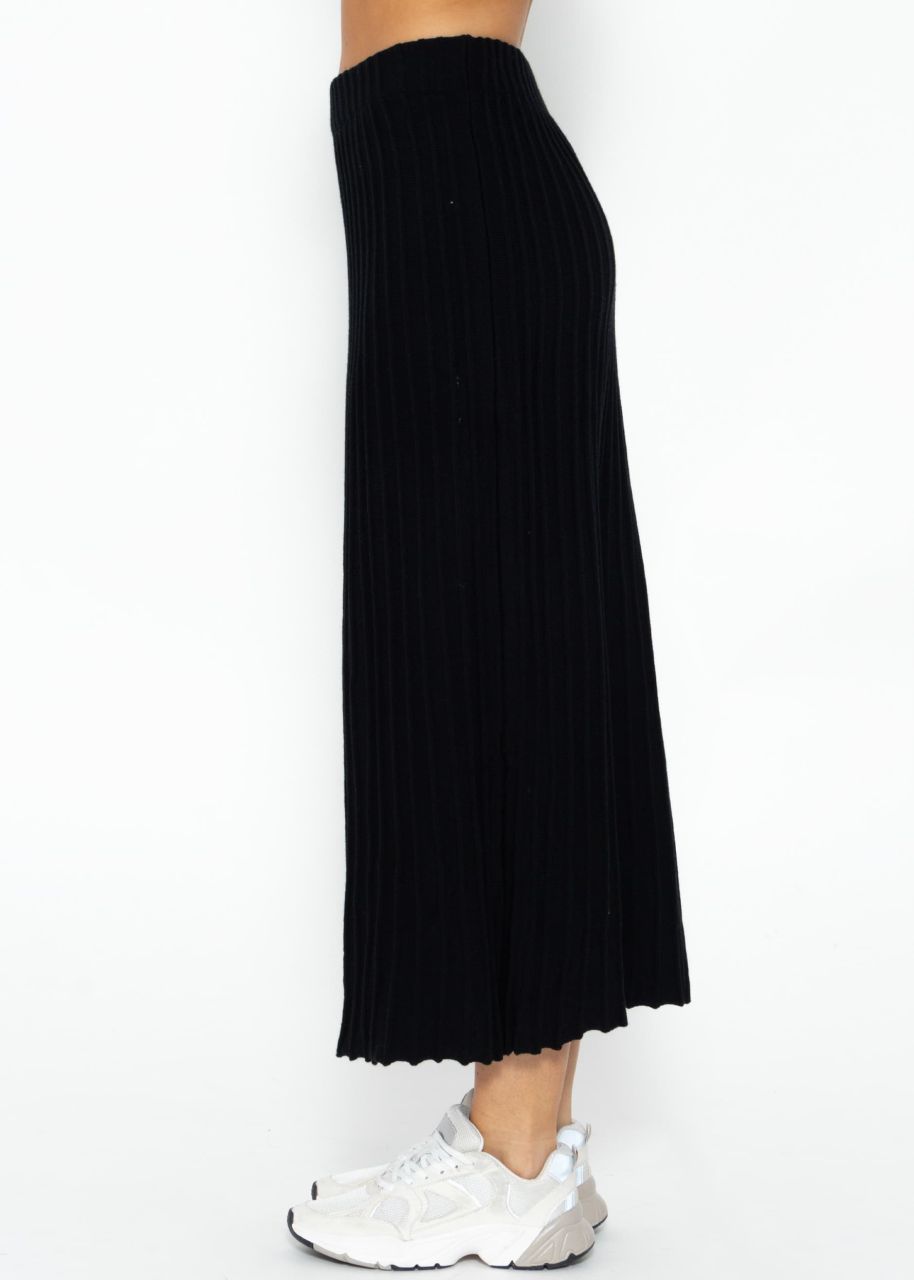 Pleated maxi knit skirt - black