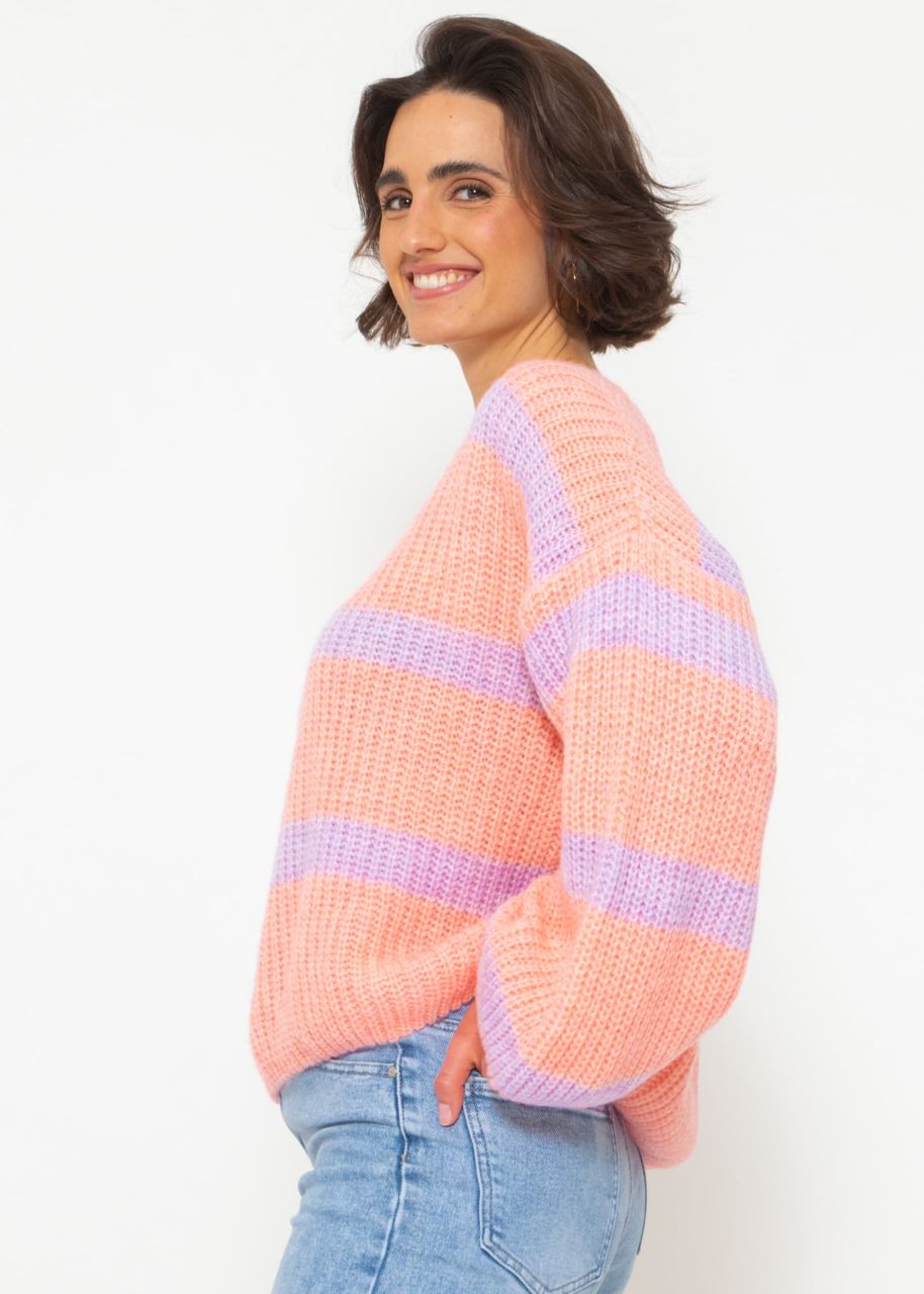 Sweater with stripes and V-neck - peach-lilac