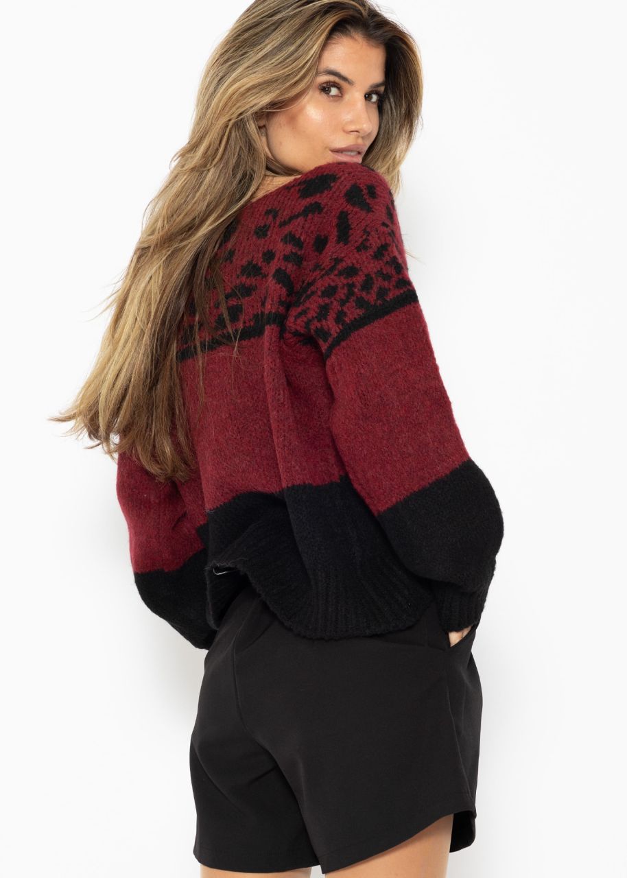 Oversized pullover with leo print - burgundy-black