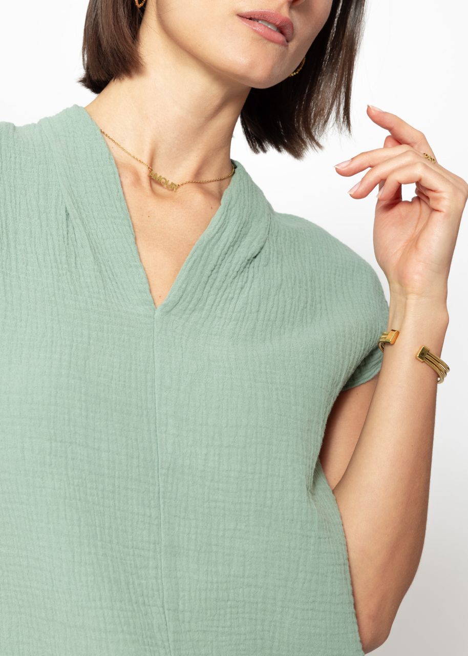 Muslin shirt with V-neck - sage green