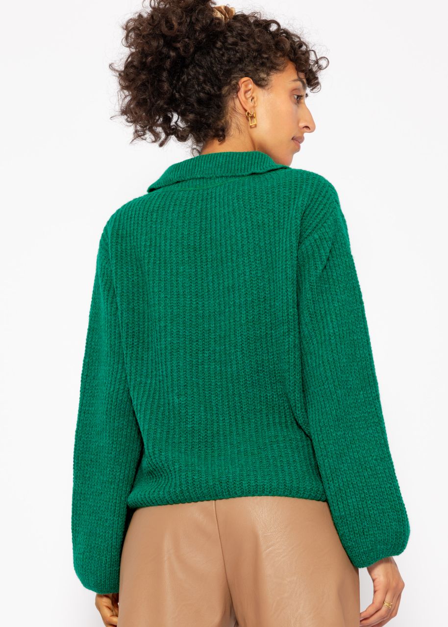 Oversized jumper with V-neck and collar - green