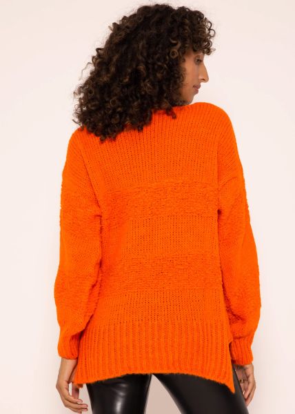 Knitted jumper with V-neck - orange