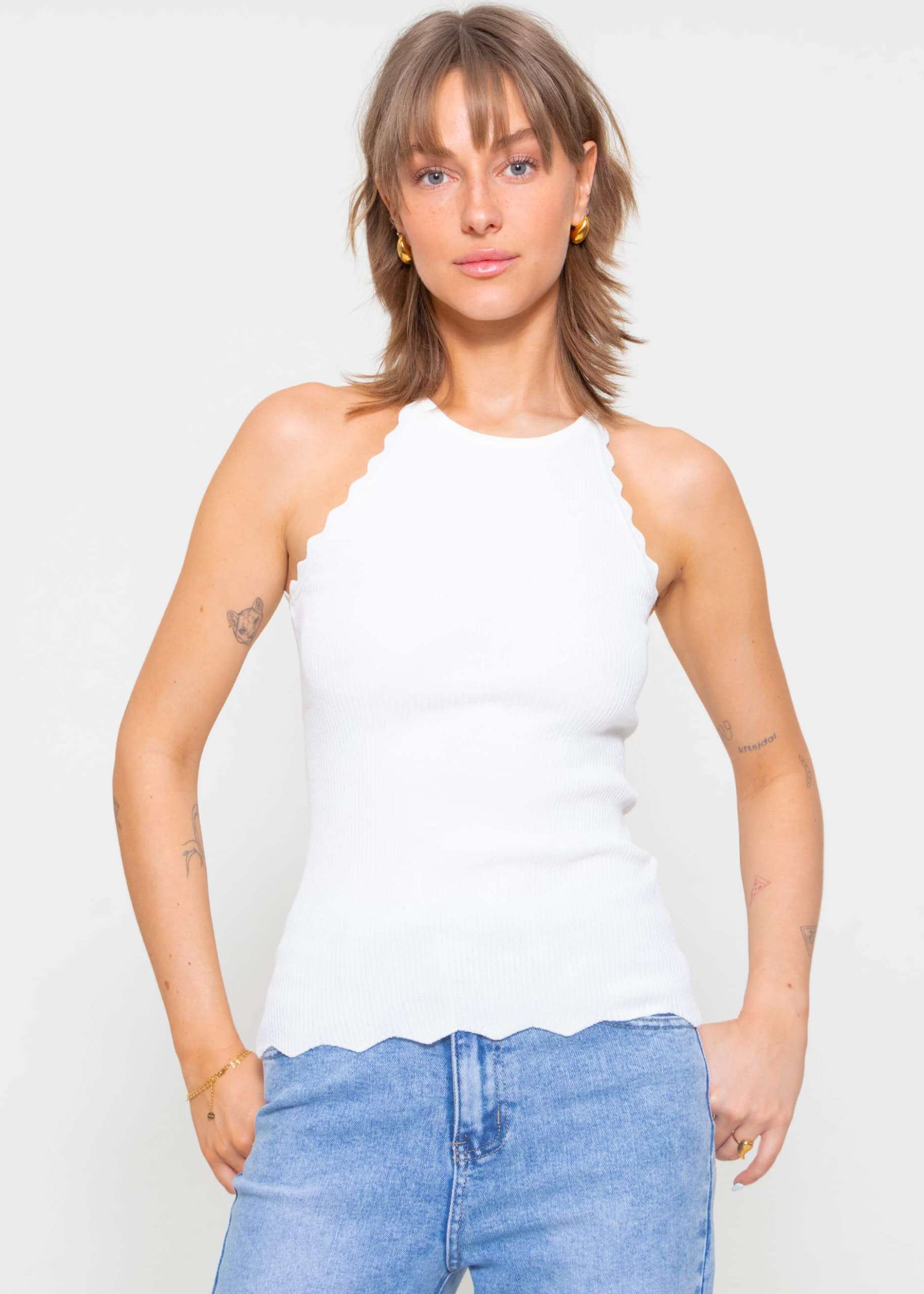 Knit top with scalloped edge, offwhite