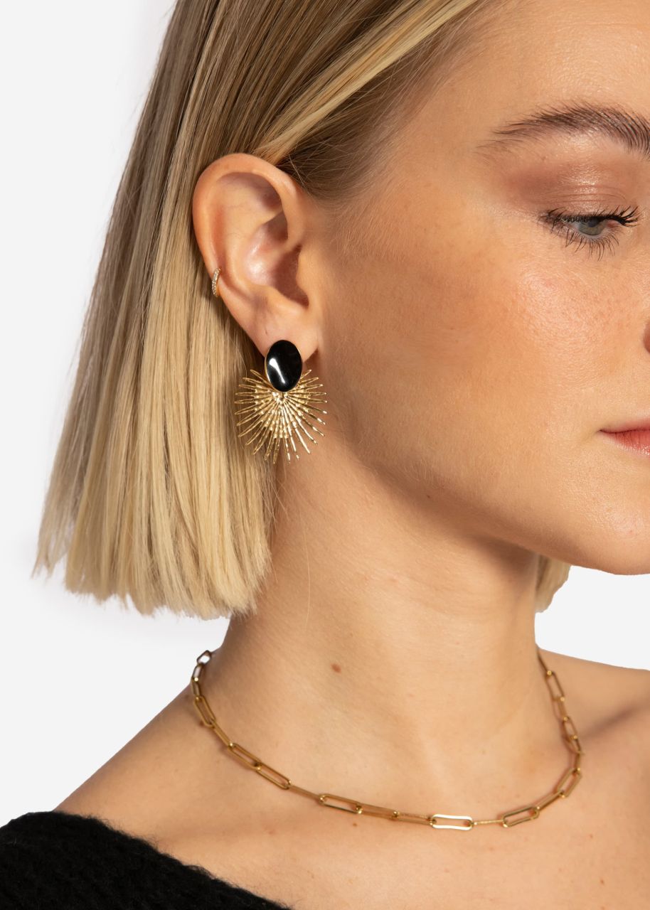 Stud earrings with enamel, gold