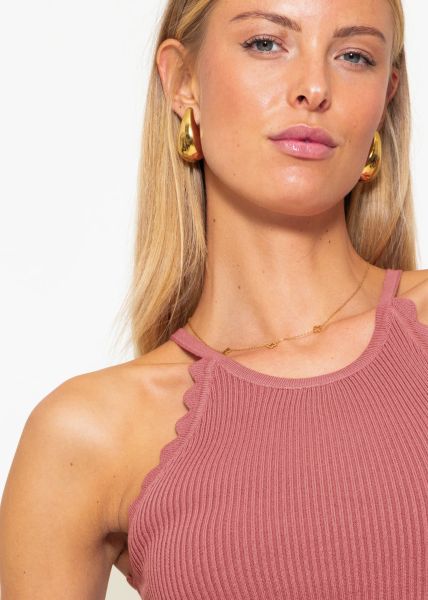 Knit top with scalloped edge, lobster