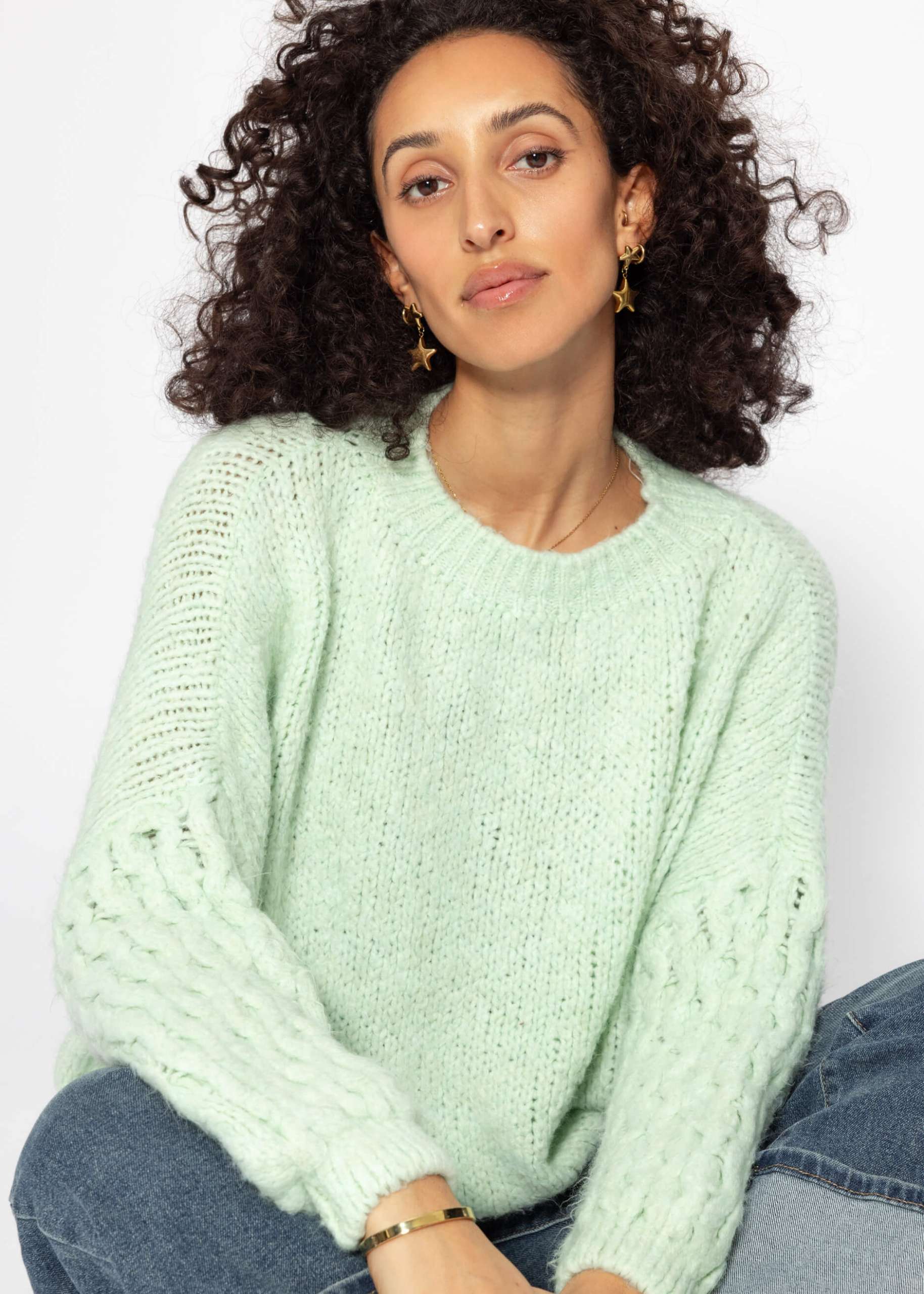 Fluffy knitted sweater - sage green