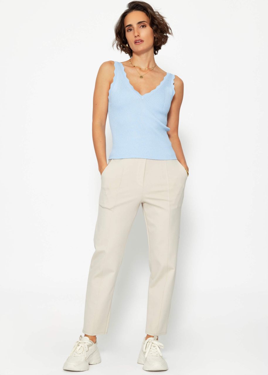 Knitted top with V-neck - light blue