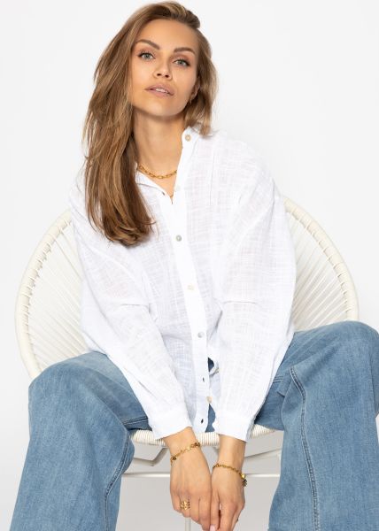 Oversize blouse, short, with linen structure, white