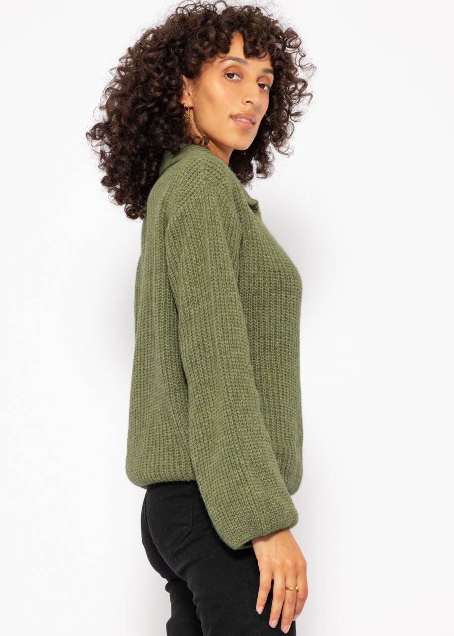 Oversized jumper with V-neck and collar - khaki