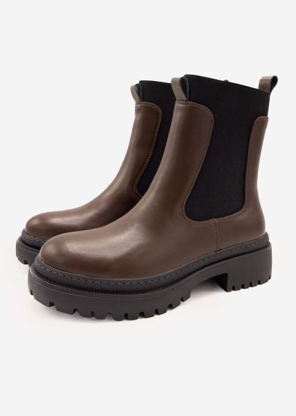 Chelsea boots with black stretch insert, chocolate brown