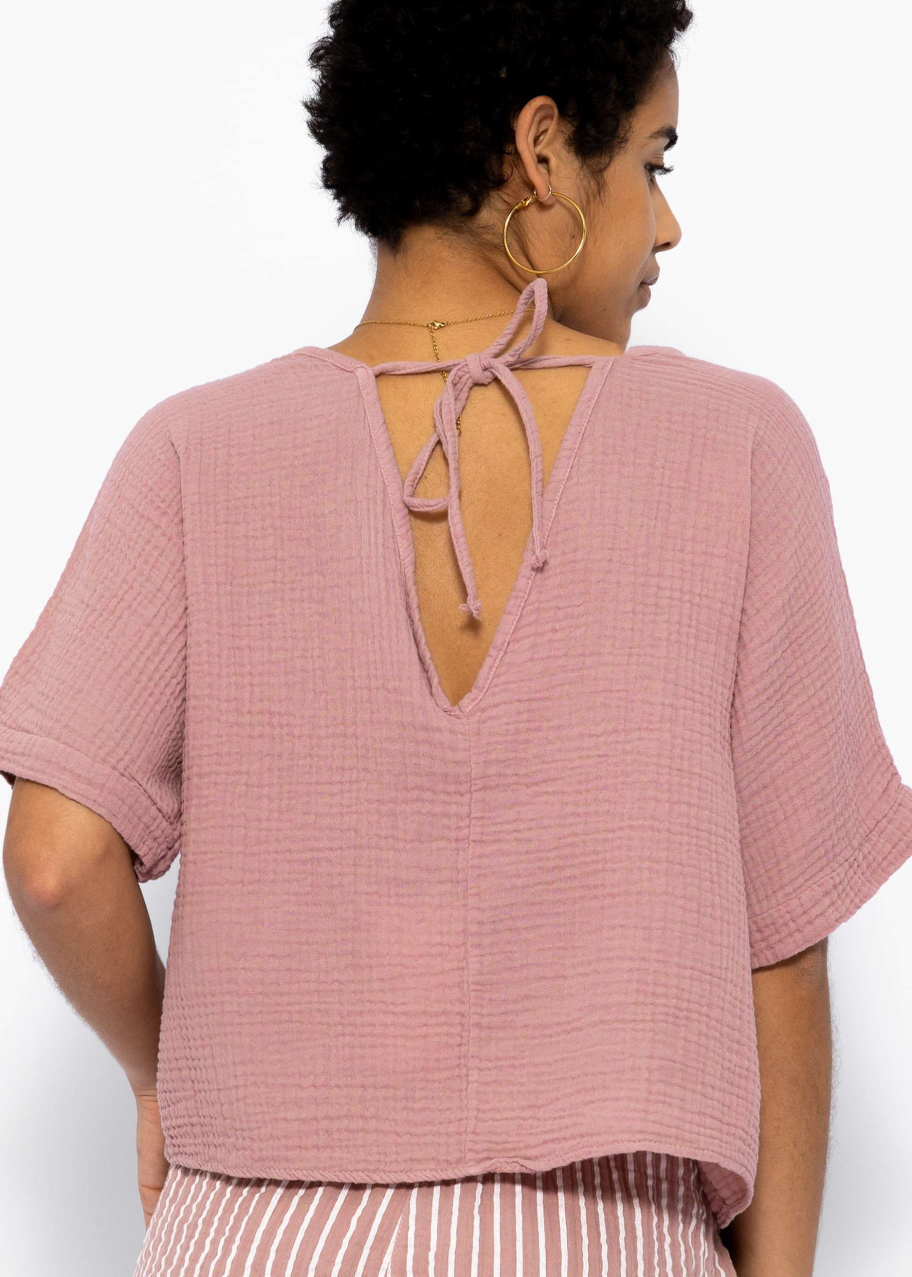 Muslin shirt with V-neck - dusky pink