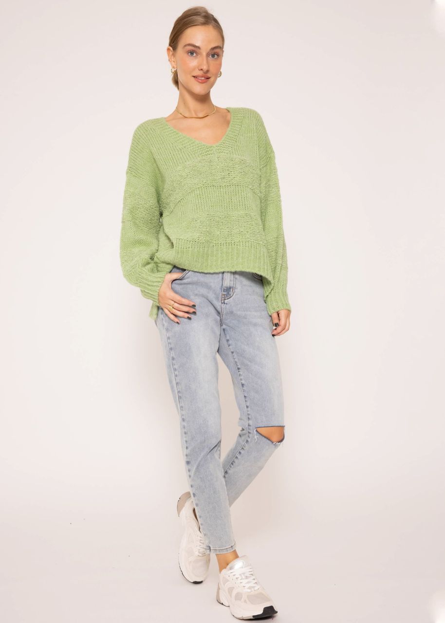 Knitted jumper with V-neck - green