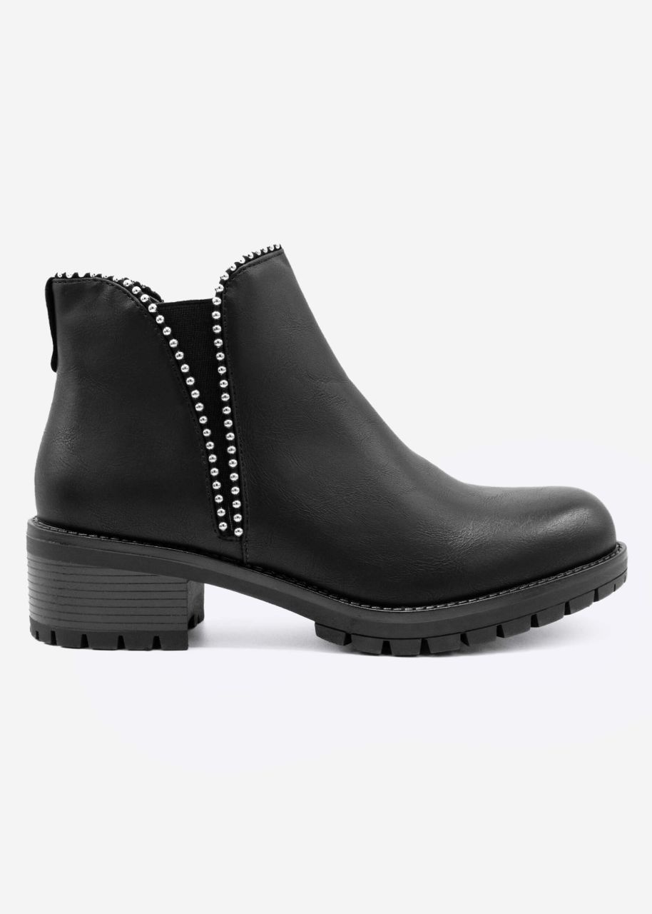 Chelsea boots with silver ball beads, black