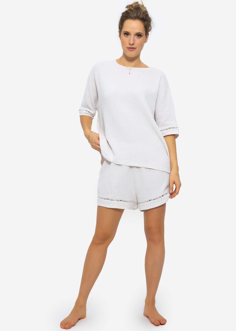 Muslin pyjama shorts with lace trim - light beige