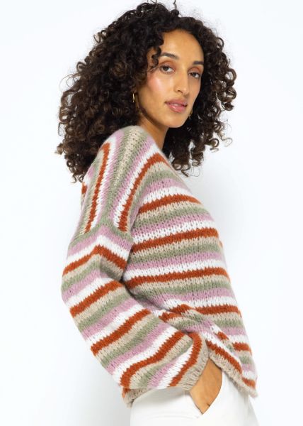 Round neck jumper with colourful striped stripes - beige