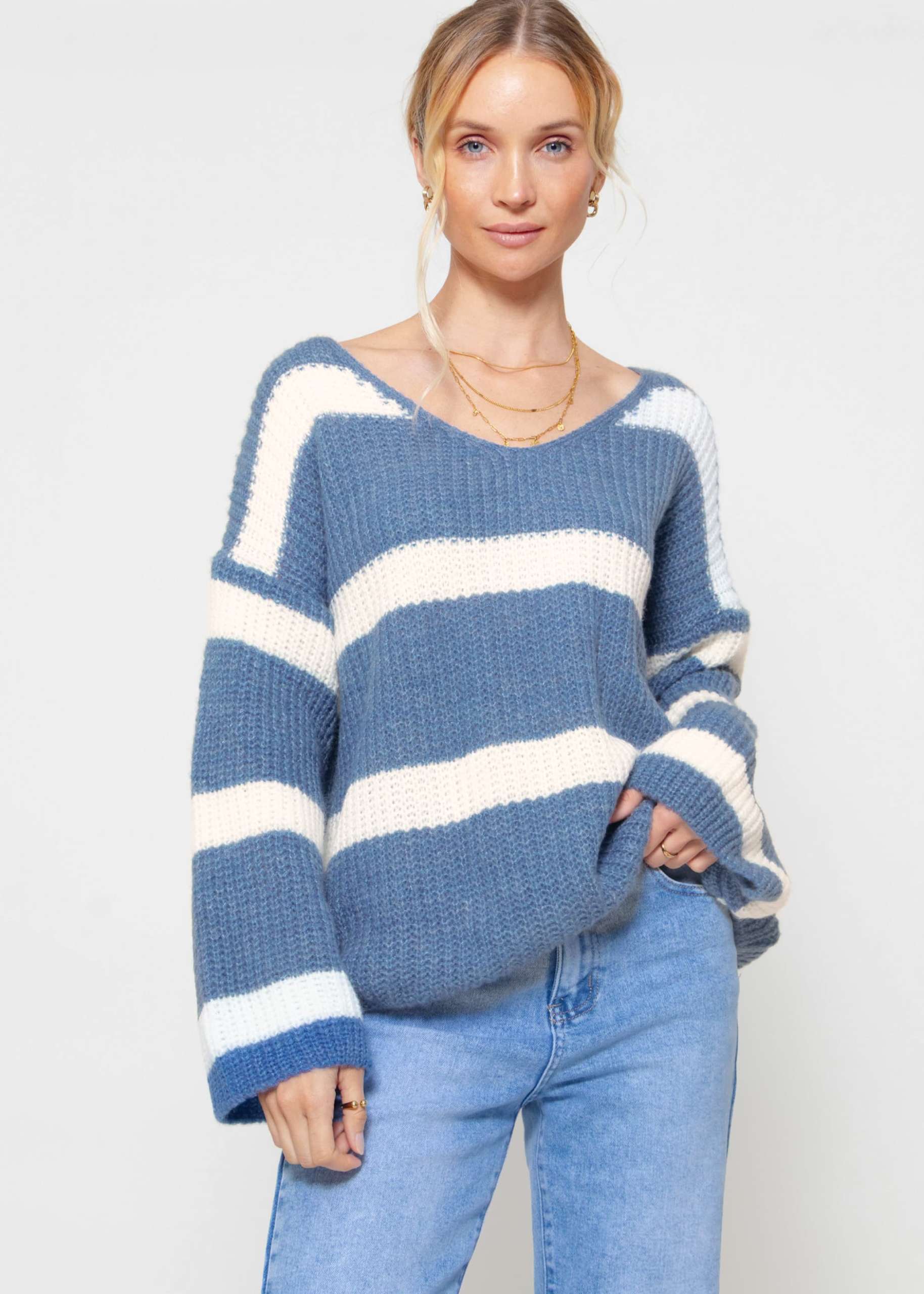 Jumper with stripes and V-neck - denim blue and white