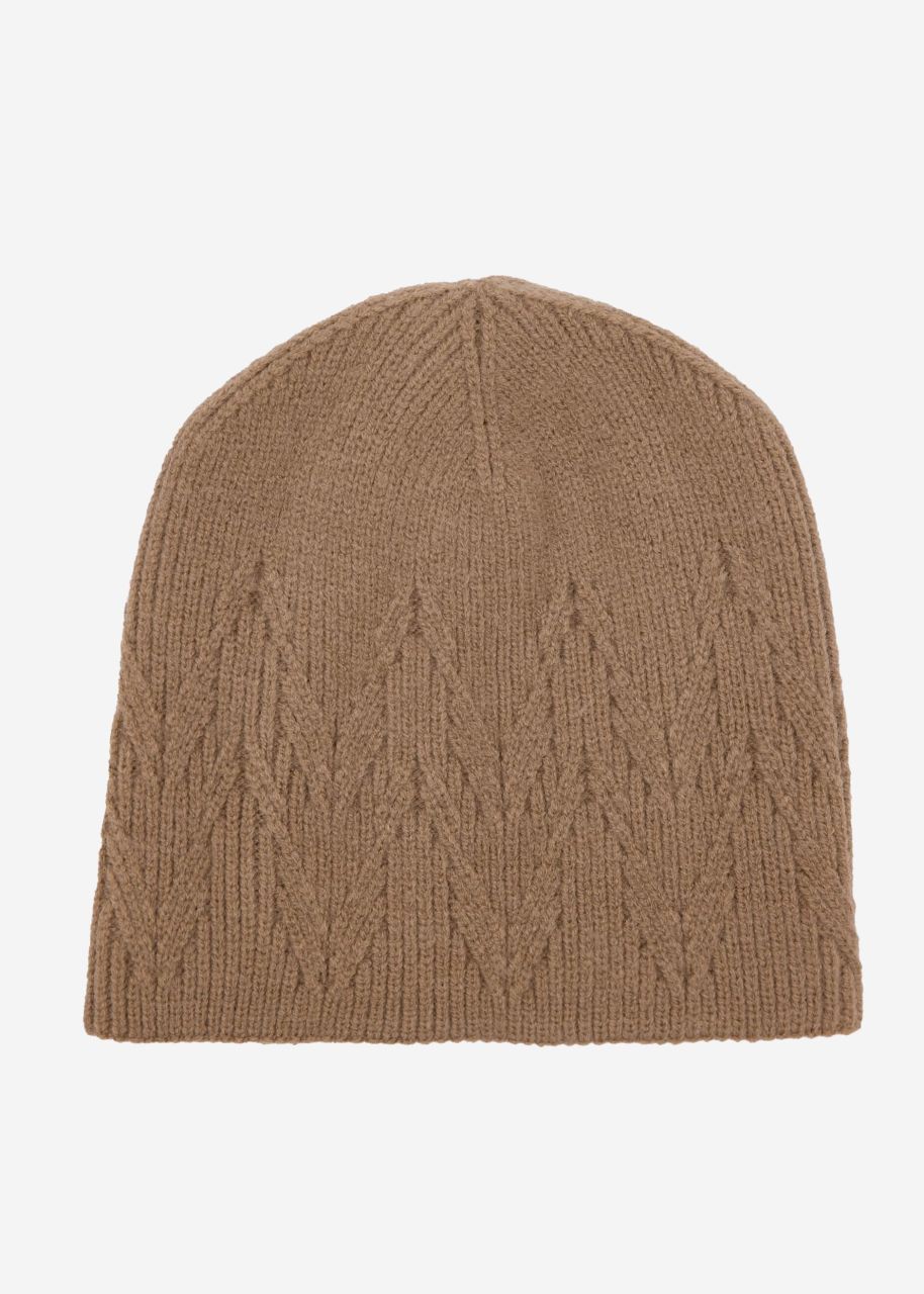 Soft knitted hat - taupe