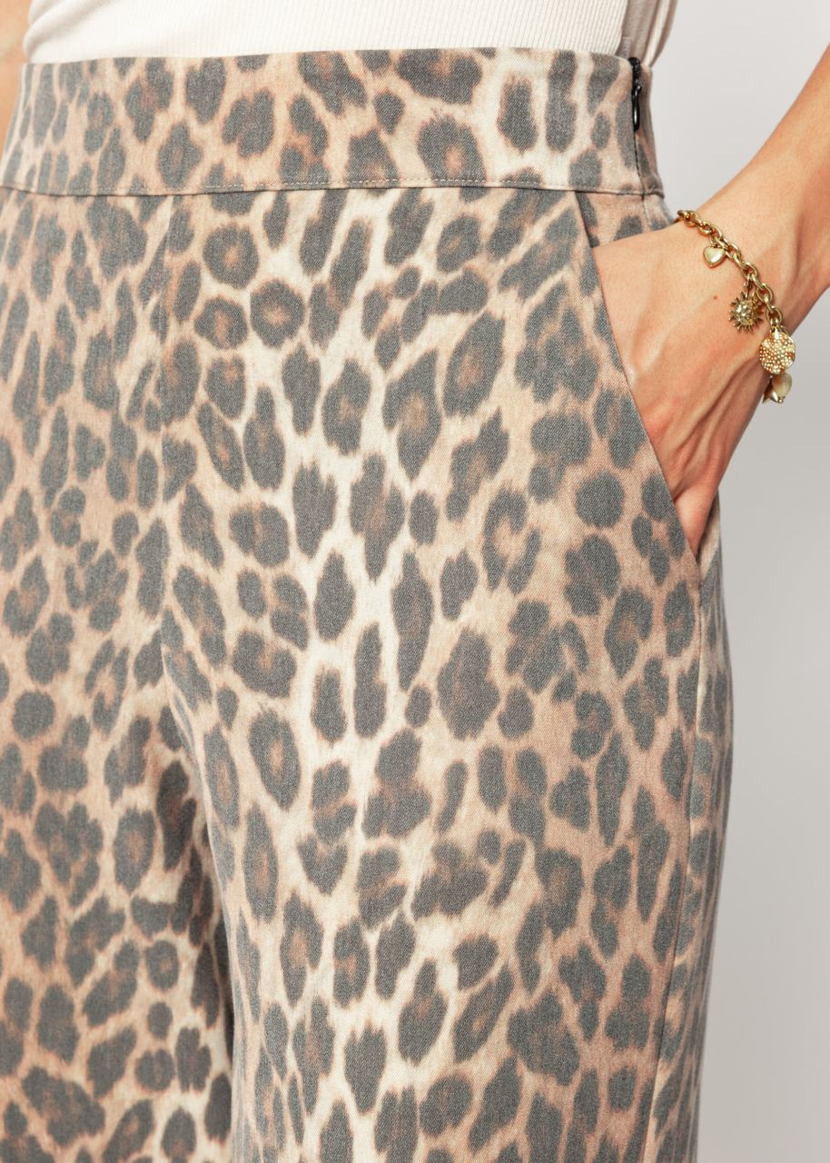 Pants with leo print - brown