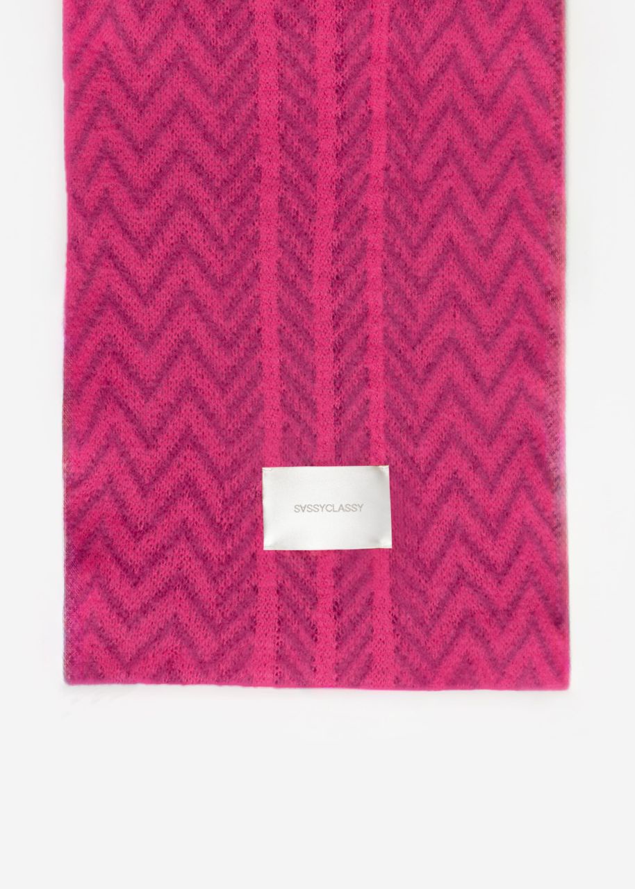 Patterned knitted scarf - pink-purple