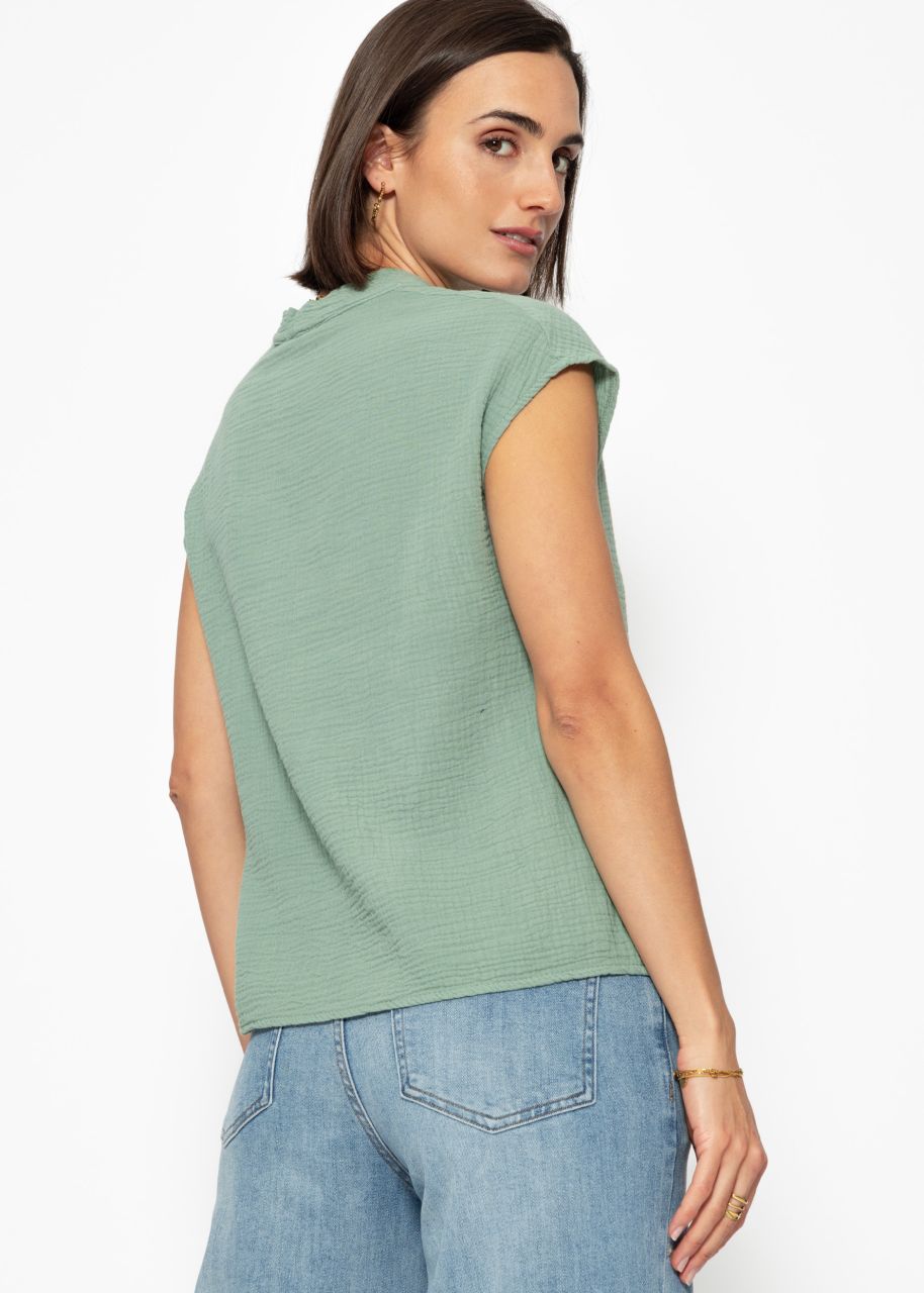 Muslin shirt with V-neck - sage green