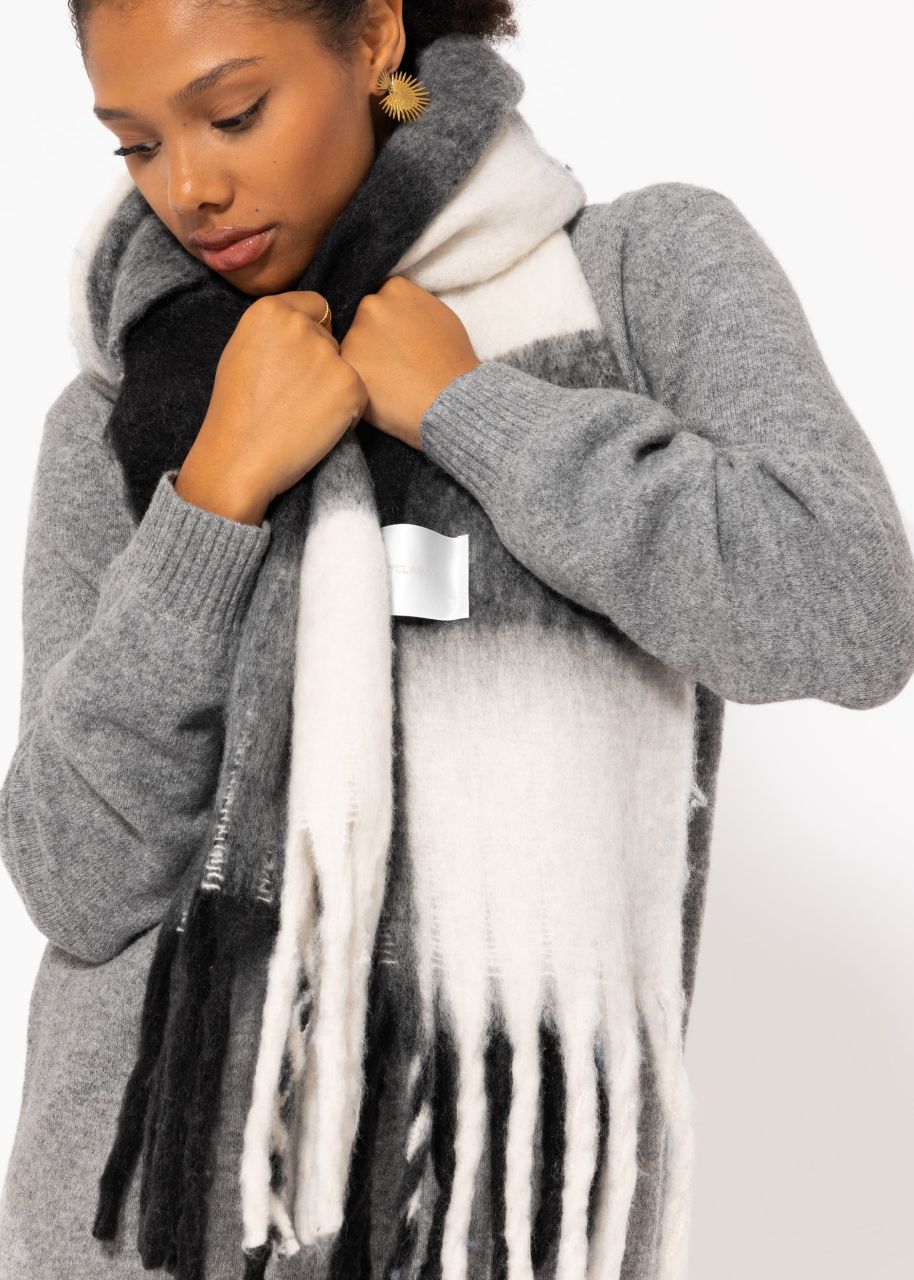 Checked fluffy scarf - black-white-grey