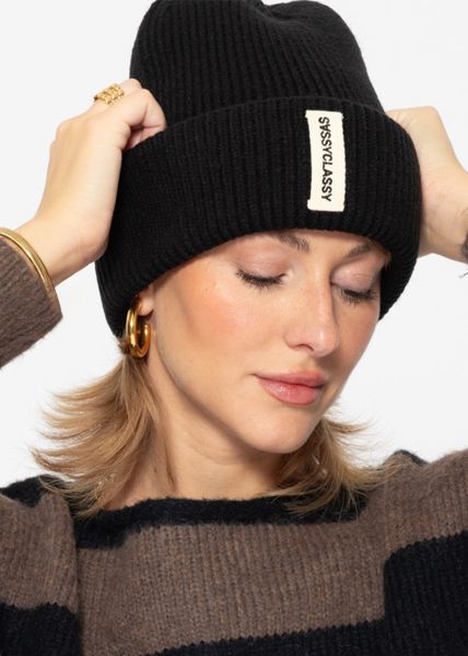 SASSYCLASSY Beanie - black