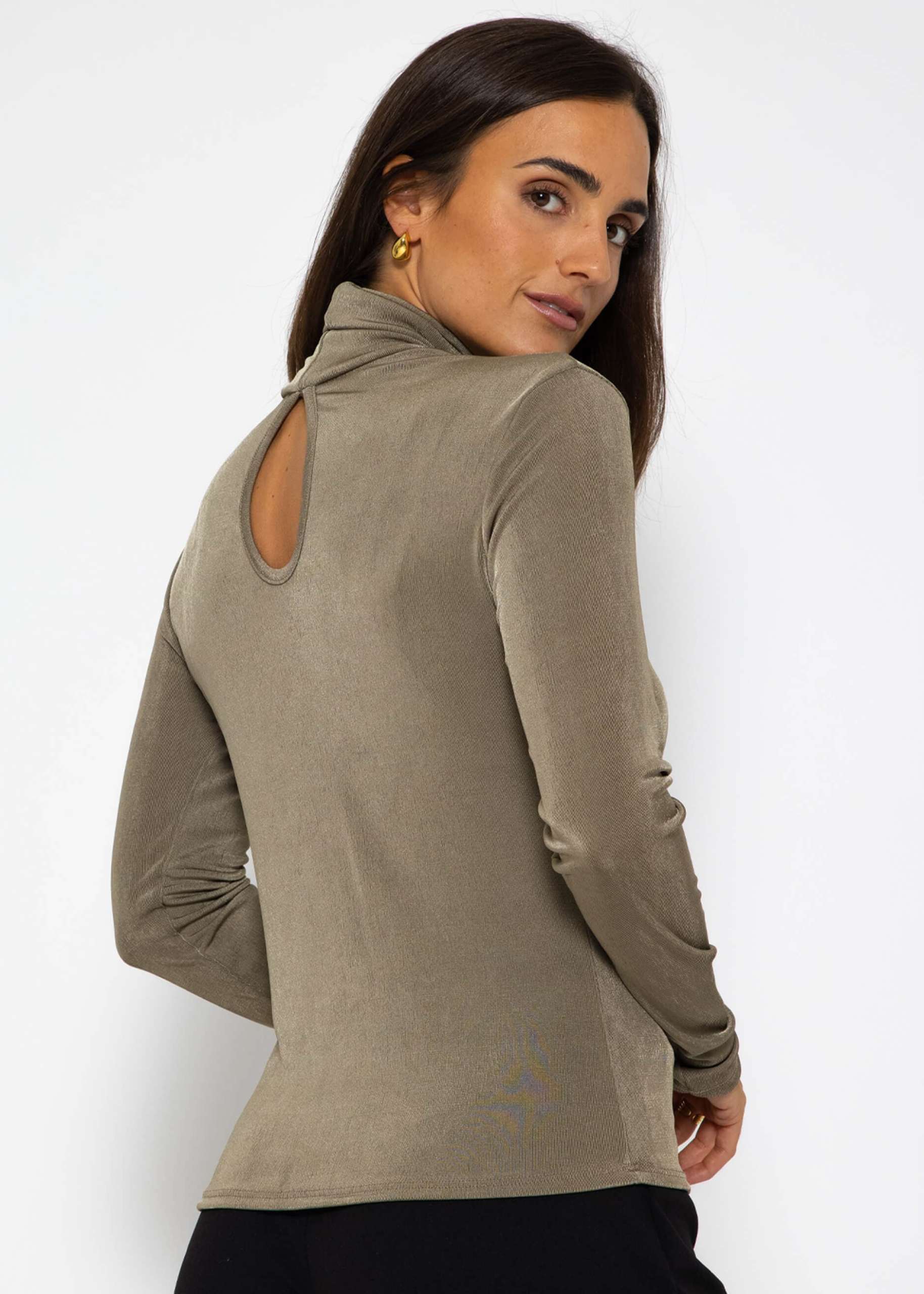 Flowing long-sleeved shirt with turtleneck and back cut-out - khaki