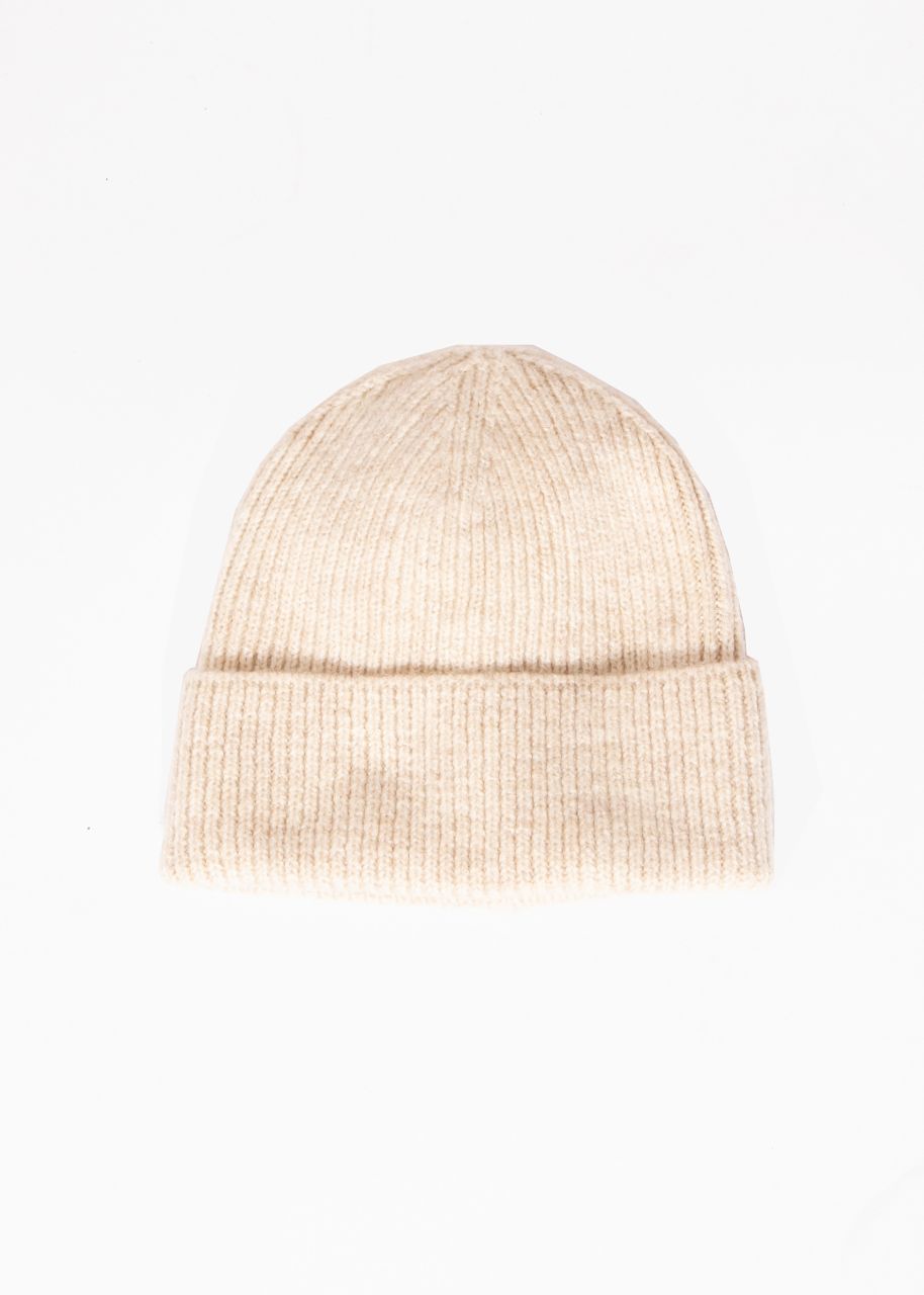 Scarf and beanie, beige