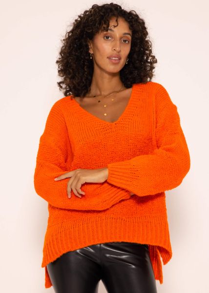 Knitted jumper with V-neck - orange
