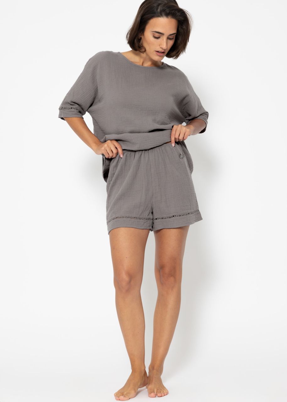 Muslin pyjama shorts with lace trim - taupe