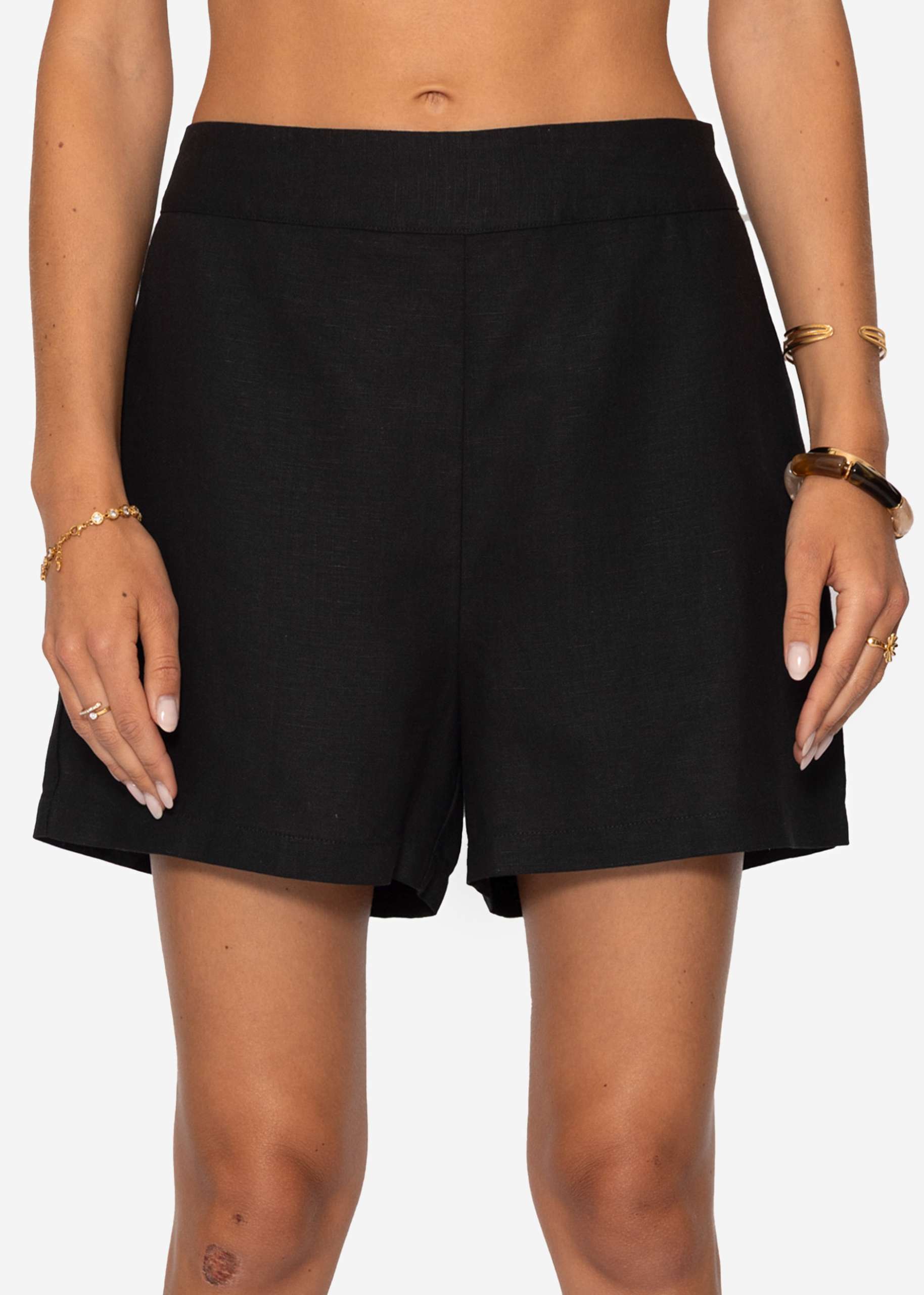 Linen shorts - black
