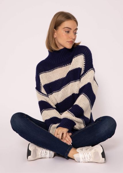 Turtleneck jumper with stripes - dark blue-beige