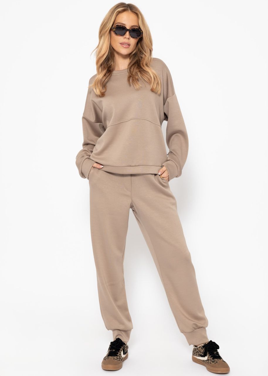 Soft sweatshirt with dividing seams - taupe