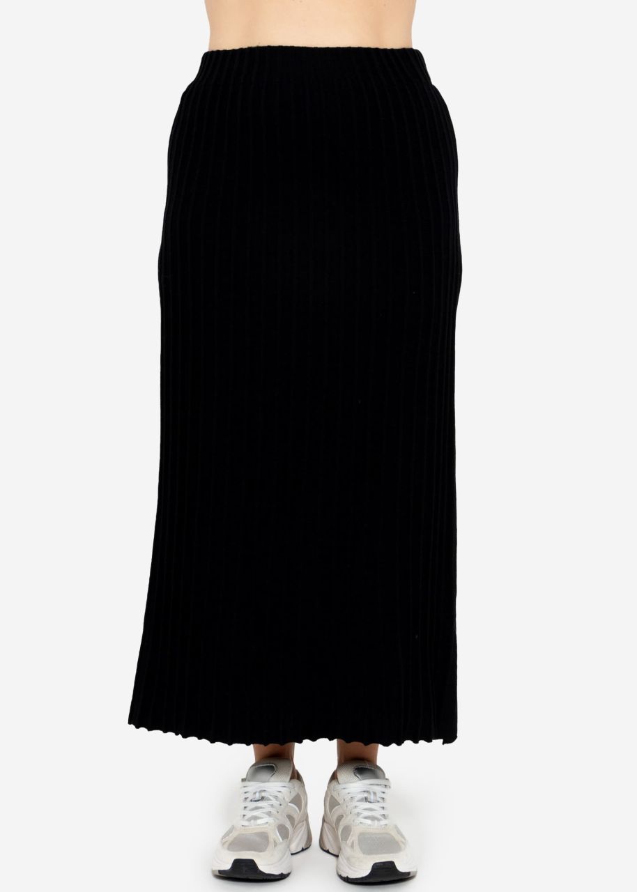 Pleated maxi knit skirt - black