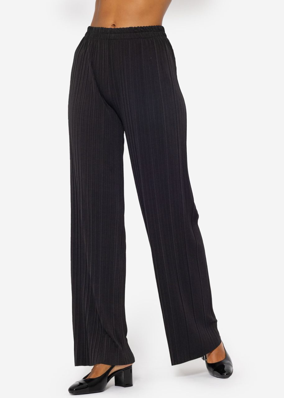 Pleated trousers - black