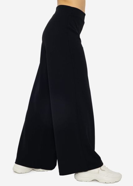 Women Plus Size Blue, Black, & White Floral Printed High-Rise Elastic Waist  Slip-On Regular Trousers - Berrylush