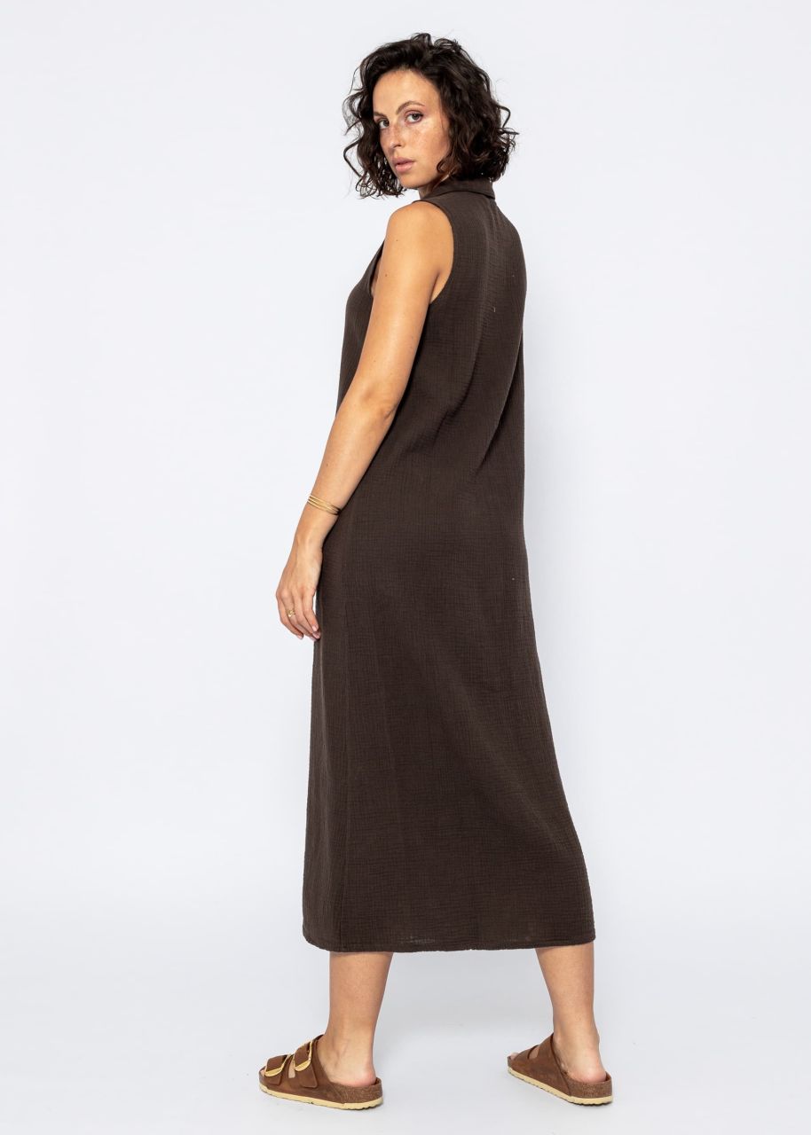 Long sleeveless muslin dress - espresso